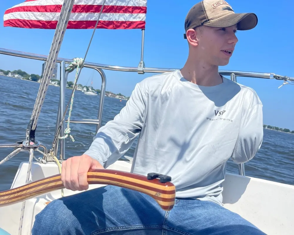 Veteran sailing on a boat for the Valhalla Sailing Project